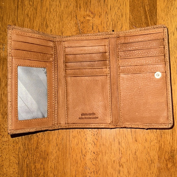 Genuine Leather Piere Cardin Bifold wallet - Picture 2 of 7